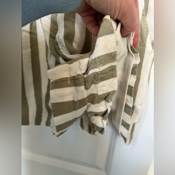 American Eagle striped romper with detachable straps size large item 06-28 - Picture 7 of 10